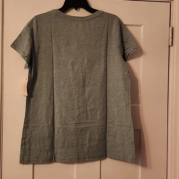 NWT. St. John's Bay. Green elephant print short sleeve t-shirt. XL - Picture 4 of 6